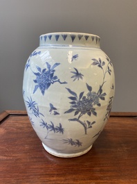 A Chinese blue and white 'floral sprigs' vase, Transitional period