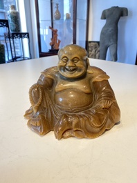 Rare sculpture de Bouddha en corne de rhinoc&eacute;ros, Chine, 19&egrave;me