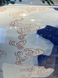 Grand vase couvert en porcelaine de Chine wucai &agrave; d&eacute;cor de l'anniversaire de Guo Ziyi, &eacute;poque Transition
