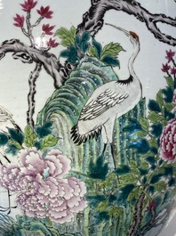 Aquarium en porcelaine de Chine famille rose &agrave; d&eacute;cor de grues, 19&egrave;me