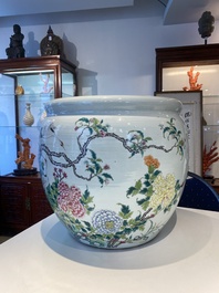 Aquarium en porcelaine de Chine famille rose &agrave; d&eacute;cor de grues, 19&egrave;me