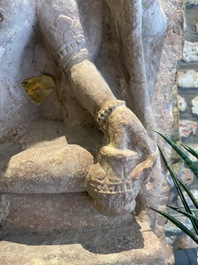 St&egrave;le de Lakshmi en gr&egrave;s rouge, Inde, probablement Rajasthan, 12&egrave;me