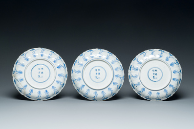 Three Japanese blue and white 'Mongolian hunt' plates in Chinese Kangxi-style, Edo, 18th C.