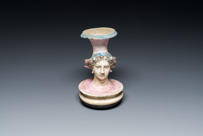 Vase &agrave; t&ecirc;te de femme en c&eacute;ramique grecque polychrome, Canosa, Apulie (Pouilles), Italie, ca. 4/3&egrave;me si&egrave;cle av. J.-C.