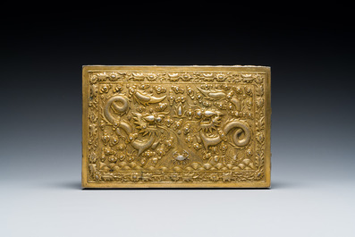 A Chinese rectangular gilt silver 'dragons' box for the Vietnamese market, He Sheng 和盛 seal mark, 19th C.