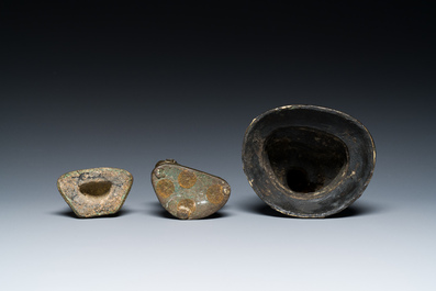 Three Burmese bronze sculptures of Buddha, 15/16th C.