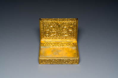 A Chinese rectangular gilt silver 'dragons' box for the Vietnamese market, He Sheng 和盛 seal mark, 19th C.