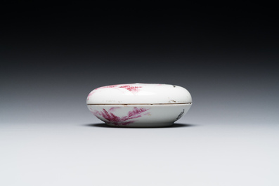 A Chinese purple-decorated seal paste box and cover with a landscape, signed Qing 慶, Mei 美 seal mark, dated 1923