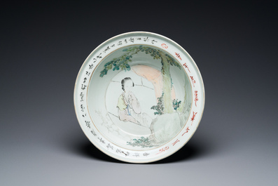 A Chinese qianjiang cai bowl and an 'antiquities' vase and cover, 19/20th C.
