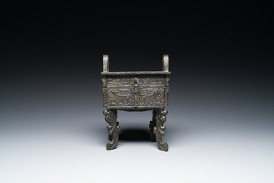 A Chinese archaic bronze ritual food vessel in Western Zhou-style, 'fangding', Bao Ding Zhen Yong 寶鼎珍用 mark, Ming