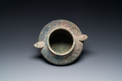 A Chinese archaic bronze wine vessel, 'lei', Eastern Zhou, Spring and Autumn period