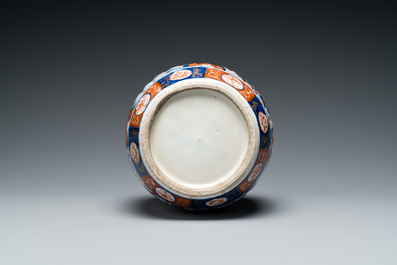 A varied collection of Japanese Imari and Arita porcelain, Edo/Meiji, 18/19th C.