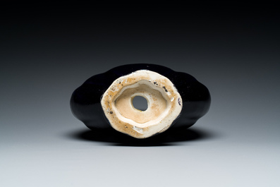 A Chinese monochrome aubergine-glazed vase, 19th C.