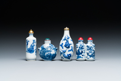 Quatre tabati&egrave;res en porcelaine de Chine en bleu et blanc, 19/20&egrave;me