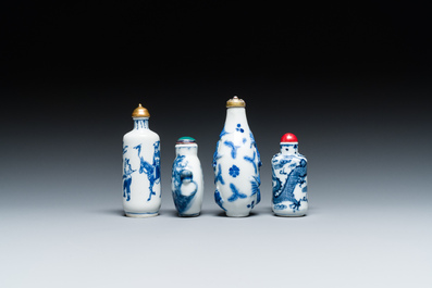 Quatre tabati&egrave;res en porcelaine de Chine en bleu et blanc, 19/20&egrave;me