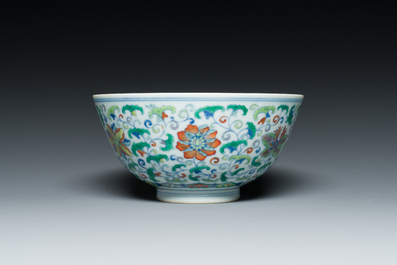 A Chinese doucai bowl with floral design, Yongzheng mark, 19/20th C.