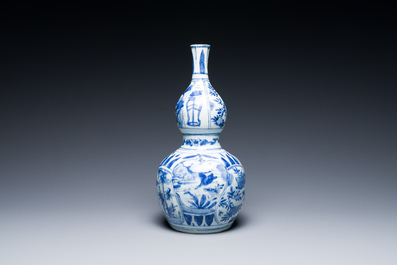 A Chinese blue and white kraak porcelain double gourd vase, Wanli