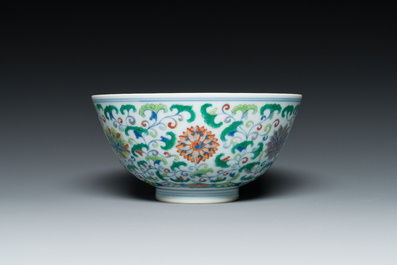 A Chinese doucai bowl with floral design, Yongzheng mark, 19/20th C.