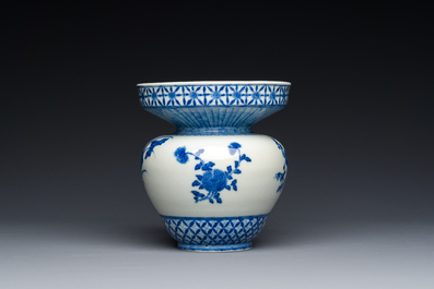 A Chinese blue and white basket-shaped vase on wooden stand, Yongzheng mark, 19/20th C.