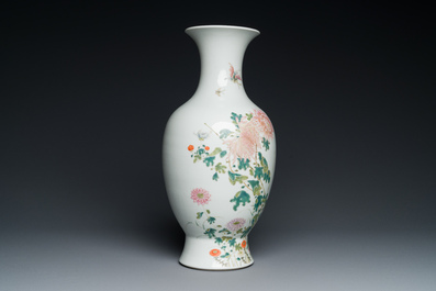 A Chinese famille rose vase with floral design, Guangxu mark, Republic