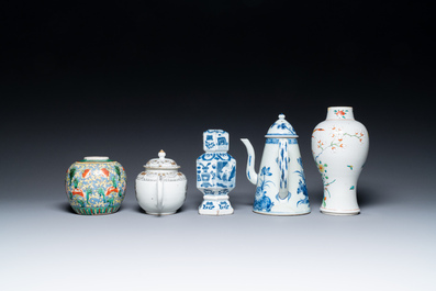 Une collection vari&eacute;e en porcelaine de Chine, Kangxi et post&eacute;rieur
