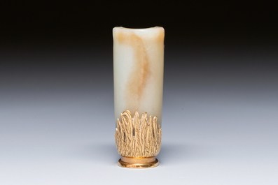 A Chinese jade rhyton with 18k gold mount, 19th C.