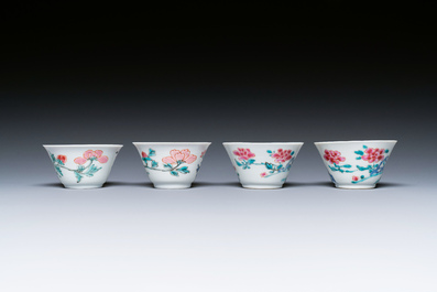 Quatre tasses et soucoupes en porcelaine de Chine famille rose, Yongzheng