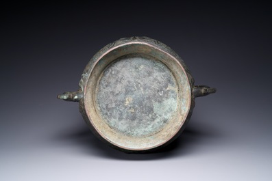 A Chinese archaic bronze ritual food vessel, 'gui', Song/Ming