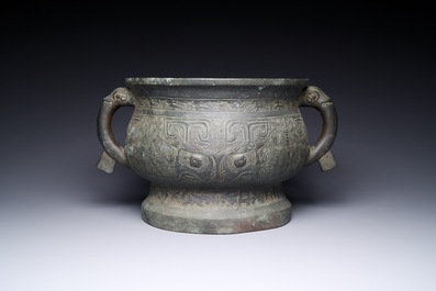 A Chinese archaic bronze ritual food vessel, 'gui', Song/Ming