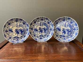 Three Japanese blue and white 'Mongolian hunt' plates in Chinese Kangxi-style, Edo, 18th C.