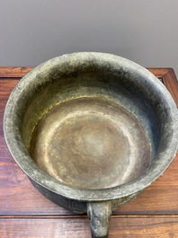 A Chinese archaic bronze ritual food vessel, 'gui', Song/Ming