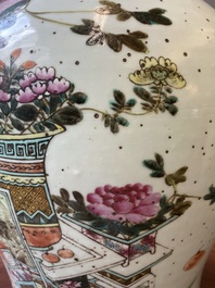 A Chinese qianjiang cai bowl and an 'antiquities' vase and cover, 19/20th C.