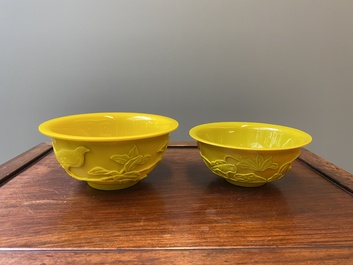 Deux bols en verre jaune de P&eacute;kin, Chine, 19/20&egrave;me