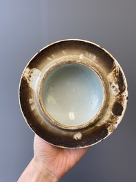 A Chinese qianjiang cai bowl and an 'antiquities' vase and cover, 19/20th C.