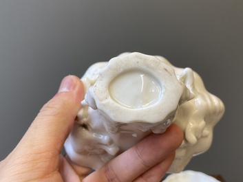 Onze coupes libatoires en porcelaine blanc de Chine de Dehua, Chine, 17&egrave;me et apr&egrave;s