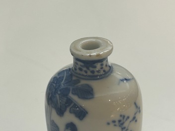 Five Chinese blue, white and wucai snuff bottles, 19th C.