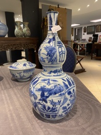 A Chinese blue and white kraak porcelain double gourd vase, Wanli