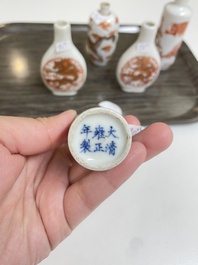 Cinq tabati&egrave;res en porcelaine de Chine en rouge de fer et doucai, 19/20&egrave;me