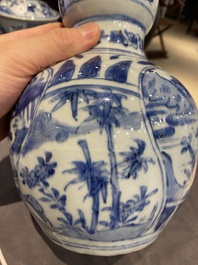 A Chinese blue and white kraak porcelain double gourd vase, Wanli