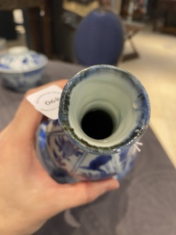 A Chinese blue and white kraak porcelain double gourd vase, Wanli