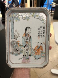 A Chinese blue and white 'Shou' tray, a qianjiang cai tray and a famille verte plate, 19/20th C.