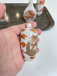 Cinq tabati&egrave;res en porcelaine de Chine en rouge de fer et doucai, 19/20&egrave;me