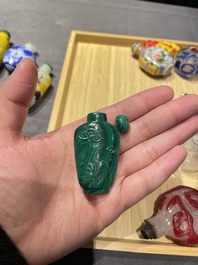 Une collection vari&eacute;e de tabati&egrave;res en jade, pierres dures et verre, Chine, 19/20&egrave;me