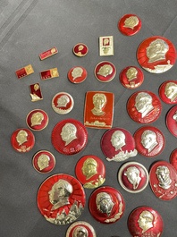 44 Chinese Mao portrait badges, incl. one in porcelain, Cultural Revolution