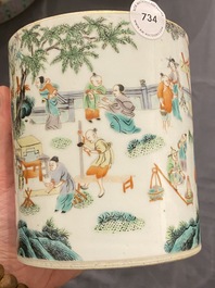 A Chinese famille verte 'playing boys' brush pot, 'bitong', 19th C.