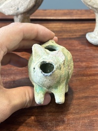 Cinq figures vari&eacute;s d'animal en poterie gris, Chine, Han