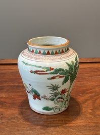 Een kleine Chinese wucai pot met figuren in een landschap, Transitie periode