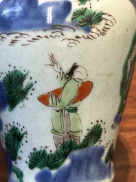 Een kleine Chinese wucai pot met figuren in een landschap, Transitie periode