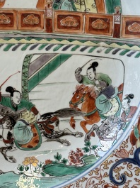 A pair of Chinese verte-Imari 'The Yang family female generals 楊門女將' dishes, Kangxi