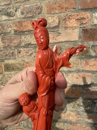 Groupe figurant une femme et un gar&ccedil;on en corail rouge, sign&eacute; Jue Hai 絕海, Chine, 19/20&egrave;me